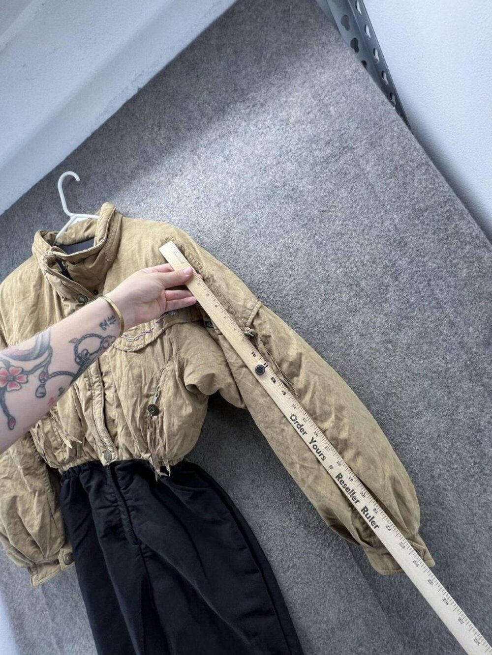 Vintage Skea Ski Suit Womens 10 Beige Black One Piece Snowsuit USA Embroidered - Picture 5 of 12
